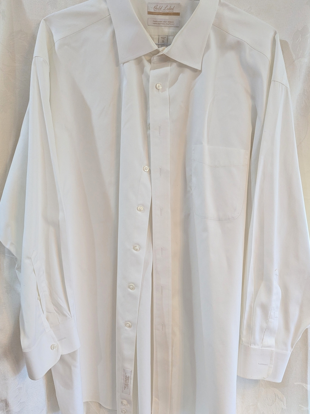 Roundtree & Yorke Men's White Dress Shirt - Classic Point Collar